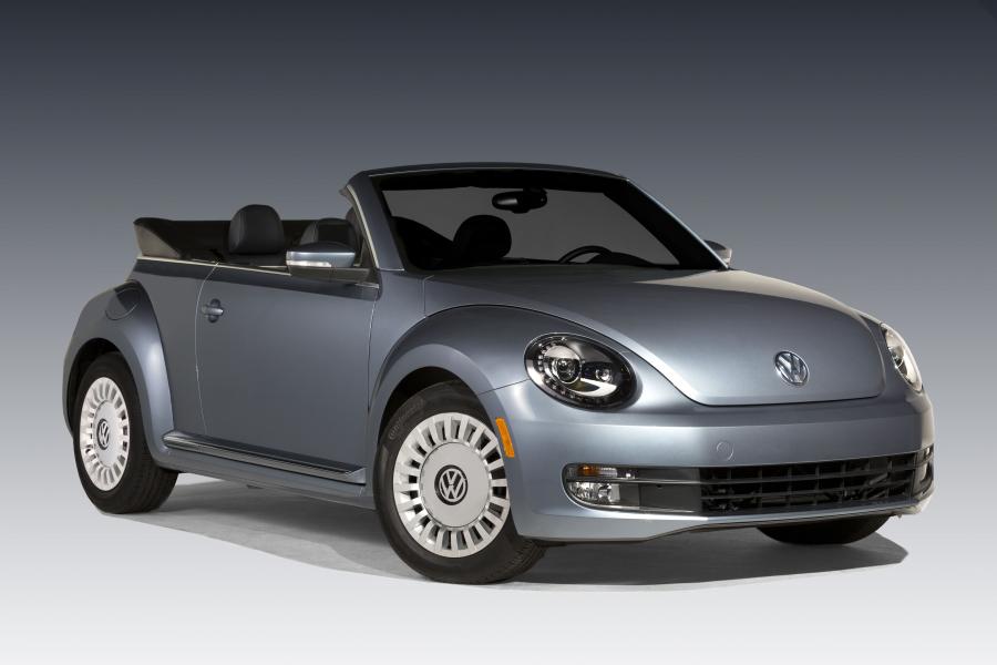  Volkswagen Beetle Convertible Denim 2016 года  (фото 25 из 41)